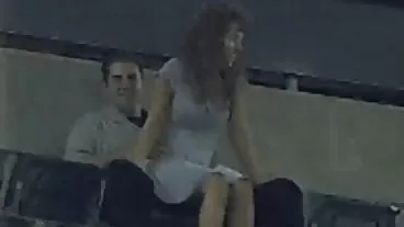כלבה משועממת בוגדת בחבר מצלמותמין שלה עם BBC