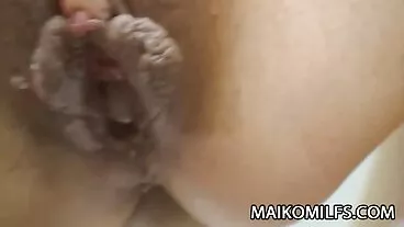 שלישייה מלוכלכת בשירותים הכי גרועים, סקס בשידור חי חינם אבל לעזאזל לא איפה