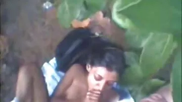 בן חורג מצלמות מין חינם מזיין את סטפמה ממש מול הבעל