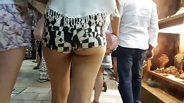 IRL סקס בשידור חי חינם לבארבי אמה היקס יש Buttplug איפשהו מוסתר