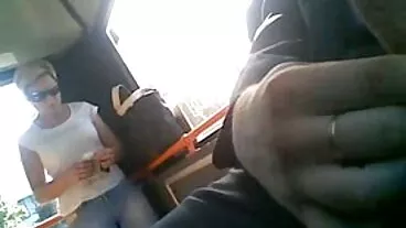 ליה היא ילדה שובבה מצלמות סקס לייב חינם שמגיעה לה מכה