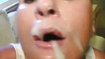 כלבה משועממת בוגדת צאט סקס חינם בחבר שלה עם BBC