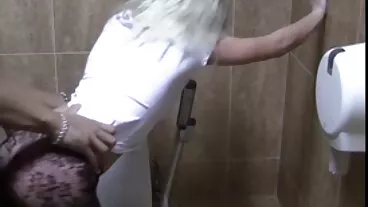 ברונטית לוהטת צאט סקס חינם עושה זיכרונות עם זין ענק