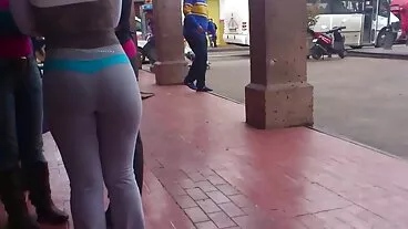 שלישייה בין-גזעית מדהימה צאט פורנו בשידור חי עם אלייזה ואמילי