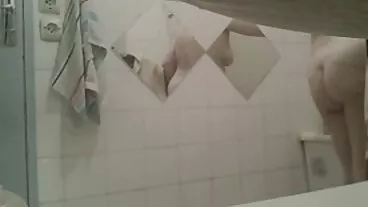 בלוק מקבל דוגי קון מצלמות סקס חינם אז האחות מרמה אותו!