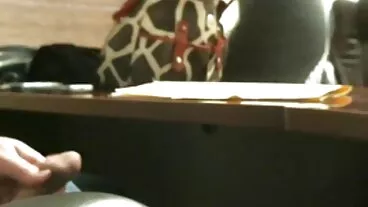 מורה חרמן מקבלת תשלום במטבע שחור סקס חיות חינם עבור שיעורי המין שלה