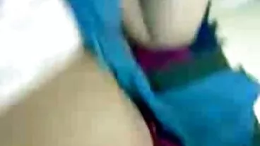 ריקי ווילי שלו מחליקים לתוך הכוס של ליידי מצלמות מין חינם די