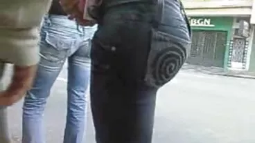 Reality Kings: Fucking Ginebra Bellucci's xxx חיות Ass on a Bed of Roses בפורנו-HD