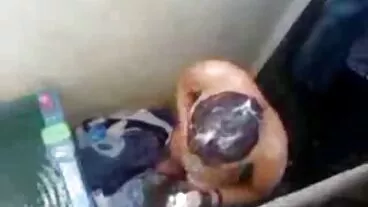 אפרוחים מפוארים מציקים לפין ישן מצלמות סקס לייב