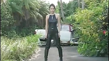 גישה המסכנה רוצה מצלמותמין לקרוא ספר - עושה סדום במקום