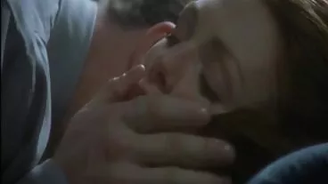 Reality Kings: Fucking Ginebra Bellucci's Ass on a סקס מצלמות צט Bed of Roses בפורנו-HD