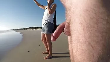 היופי עם כוס שעיר הידועה בסצנה השנייה של מצלמות סקס לייב לייסי לנון!