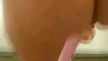 אדריאנה צ'צ'יק נדפקת בגרביונים הכחולים צאט פורנו בשידור חי שלה